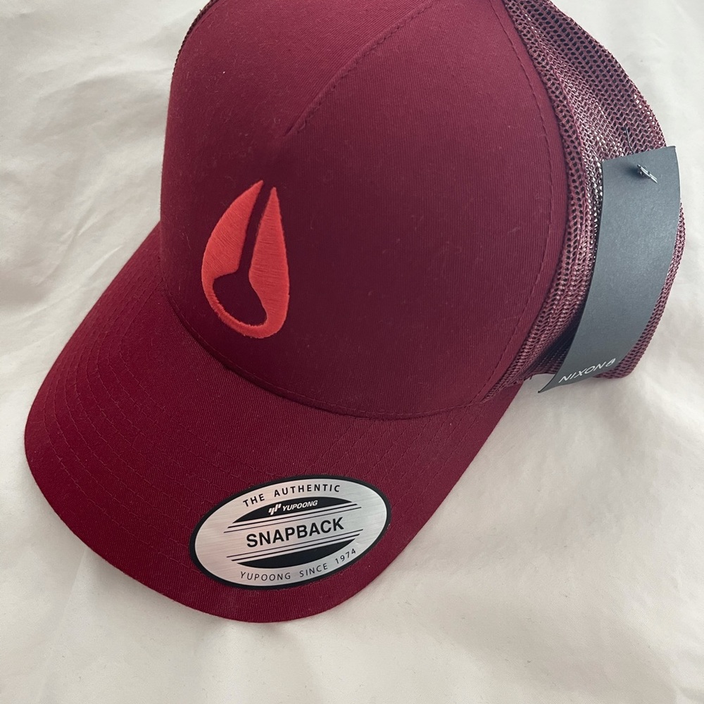 Nixon Iconed Trucker hat
